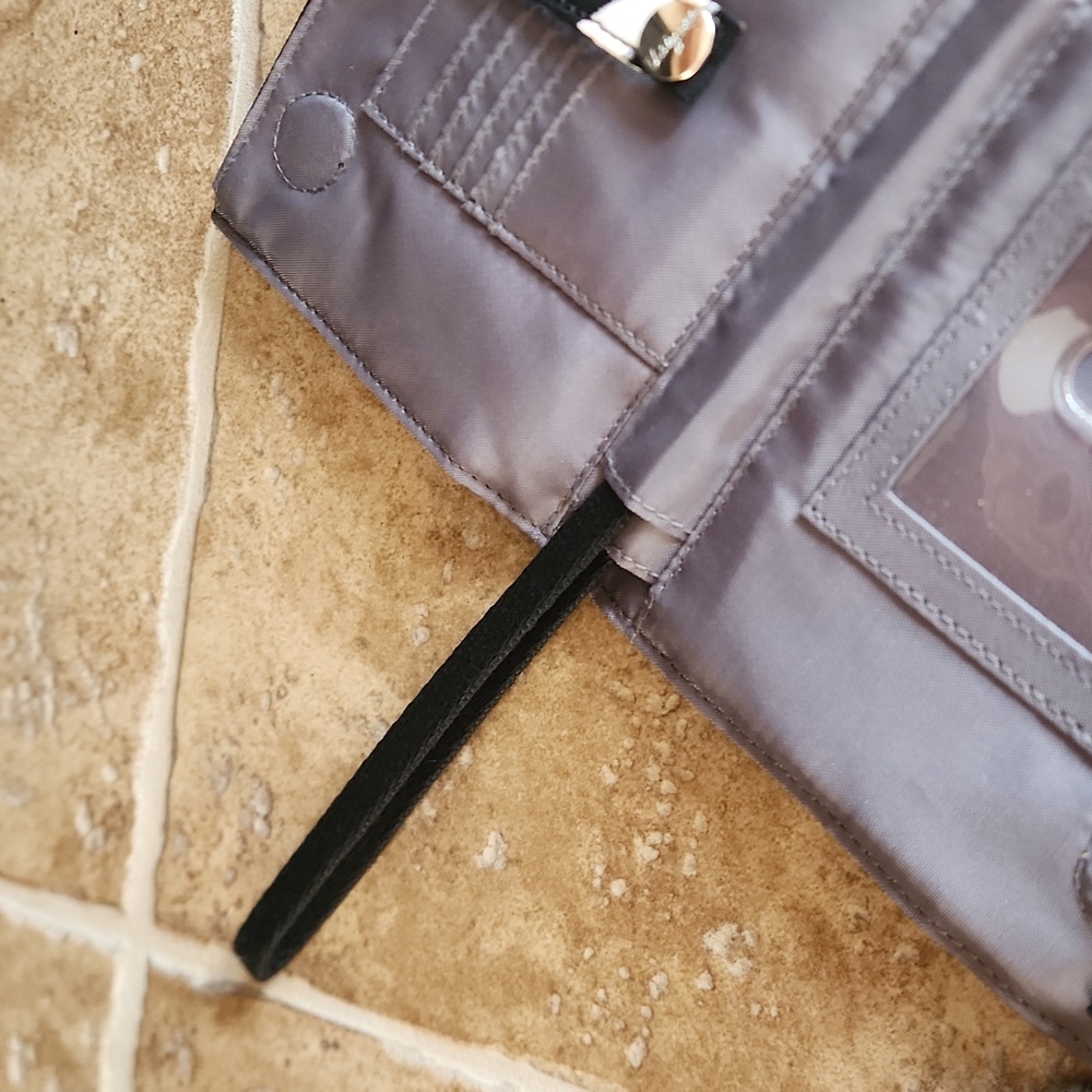 Thirty-One black and white crossbody purse with adjustable strap - Picture 6 of 8